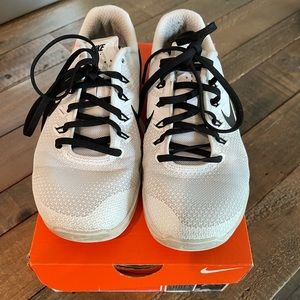 Used Size 6.5 Women’s Nike Metcon 4
